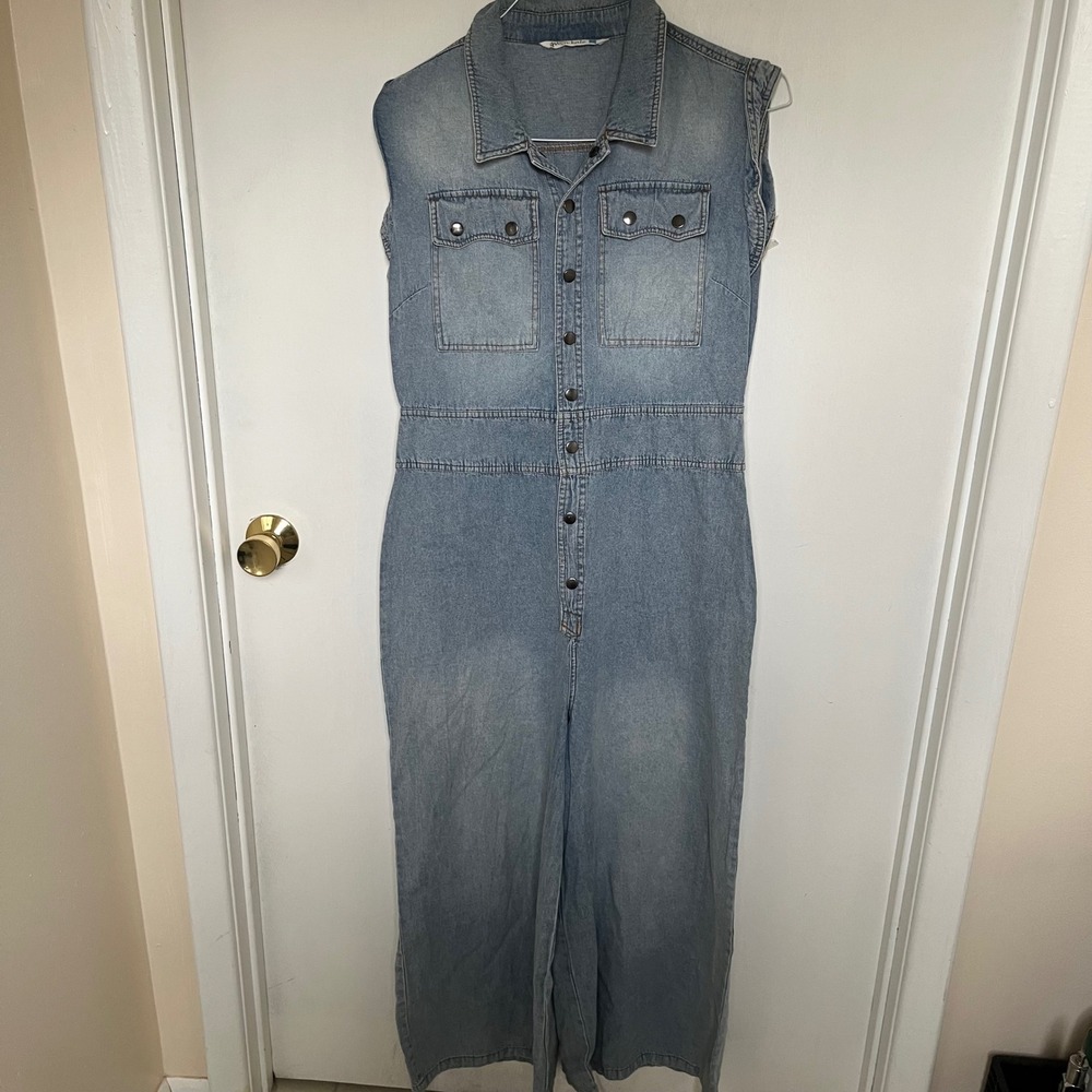Given Kale Denim Jumpsuit Light Wash Sleeveless Wide Leg snap Front Large